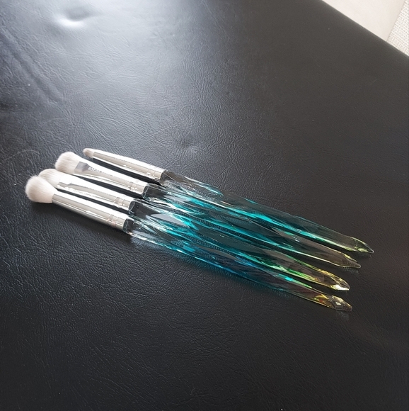 Farah 4 Makeup Pencils Tapered, Concealer, Shading And Pencil. - Picture 3 of 9